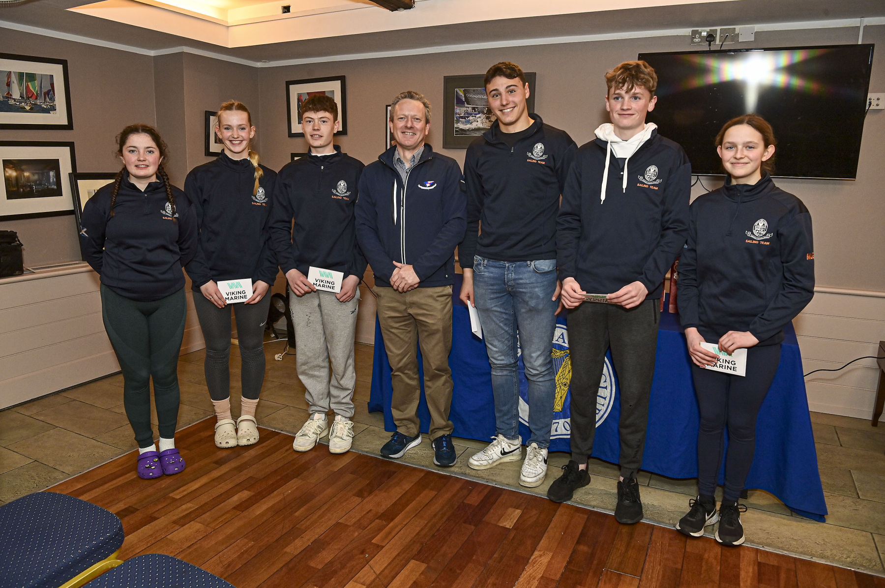 Second Place St Andrews,Commodore NYC Conor O’Regan, with Kei Walker - Eva Barcroft - Rachel Flood Natasha Johnson, Peter Williams and Sam legg 

“The Leinster Schools Team Racing Championships 2023 sponsored by Viking Marine”
****NO Reproduction Fee ******
Pic © Michael Chester
0878072295
info@chester.ie